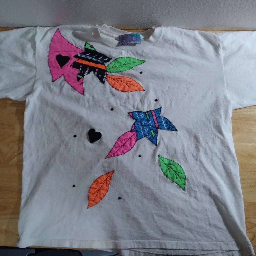 VTG Pinwheels Floral Pattern Neon Embroidered Tee
